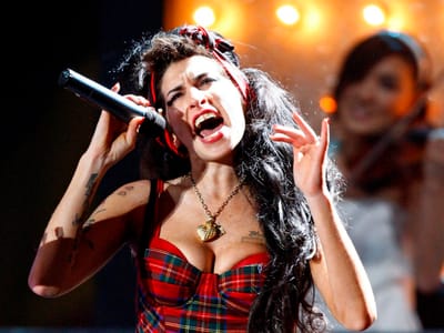 Tony Bennett faz tributo a Winehouse nos VMAs - TVI