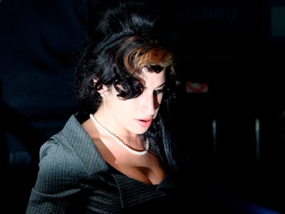 Divulgada última música oficial de Amy Winehouse - TVI