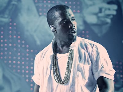 Kanye West cai durante concerto - TVI