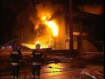Incêndio destruiu fábrica de tintas - TVI
