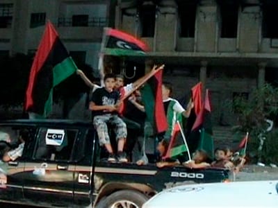 Líbia: forças de Khadafi só controlam 10 a 15 por cento de Trípoli - TVI