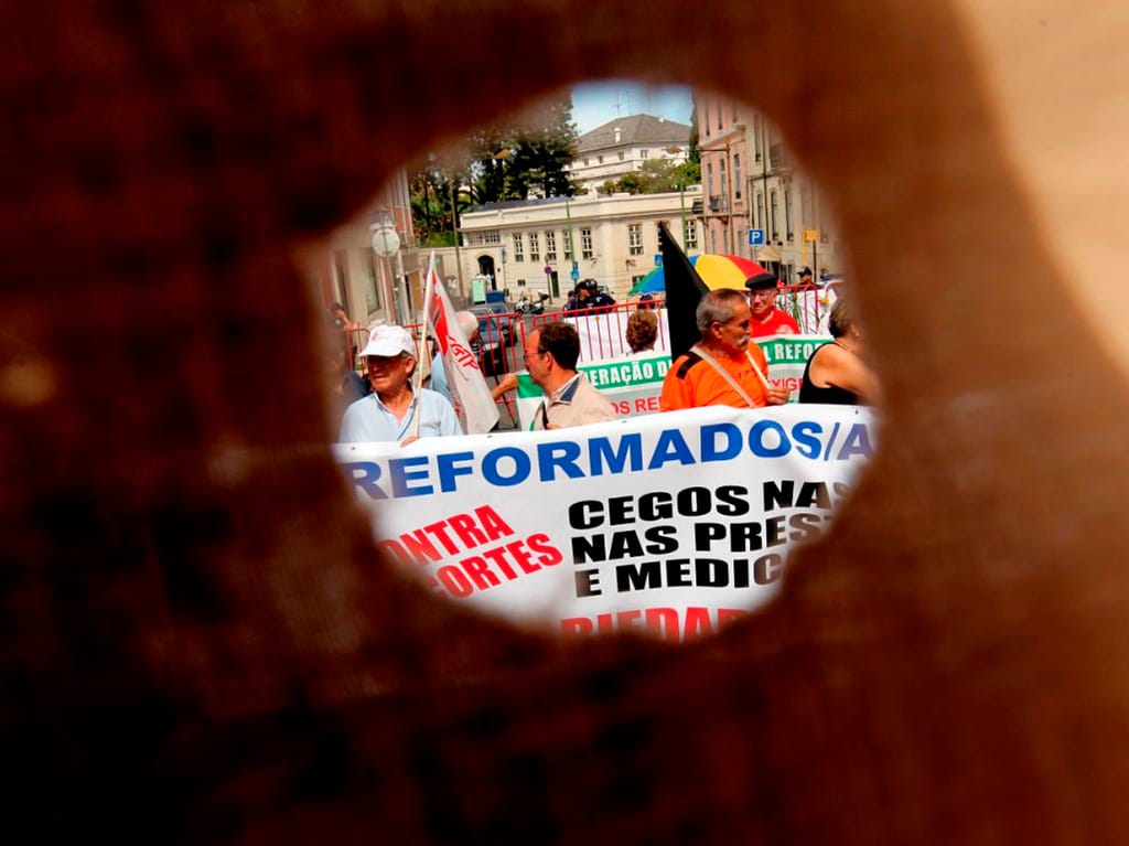 Protesto de reformados em São Bento (TIAGO PETINGA/LUSA)