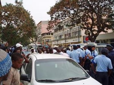 Governo de Luanda desmente vítimas em protesto de ex-militares - TVI