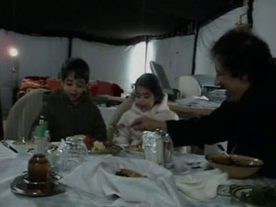Vídeo caseiro mostra o lado familiar de Khadafi - TVI