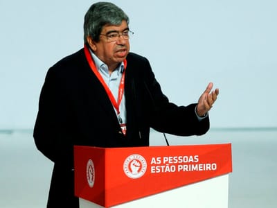 OE2012: Ferro Rodrigues defende voto contra do PS - TVI