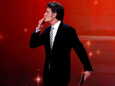 Emmys 2011: Alec Baldwin recusou entrar, Charlie Sheen voltou - TVI
