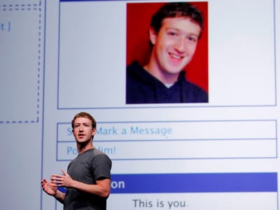 Facebook pode lançar telemóvel oficial em 2012 - TVI