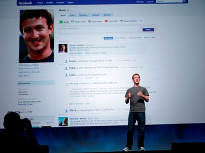 Facebook já vale quase metade e atinge mínimo na bolsa - TVI