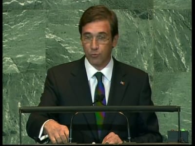 Passos na ONU pede resposta «global» à crise - TVI