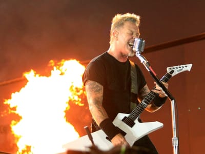 Metallica cancelam concerto e fãs invadem o palco - TVI
