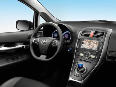 Toyota reduz produção no Japão por falta de peças - TVI
