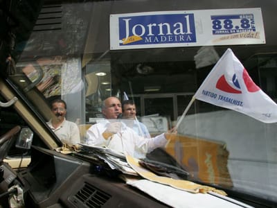 Oito membros do PND condenados por invadirem o Jornal da Madeira - TVI