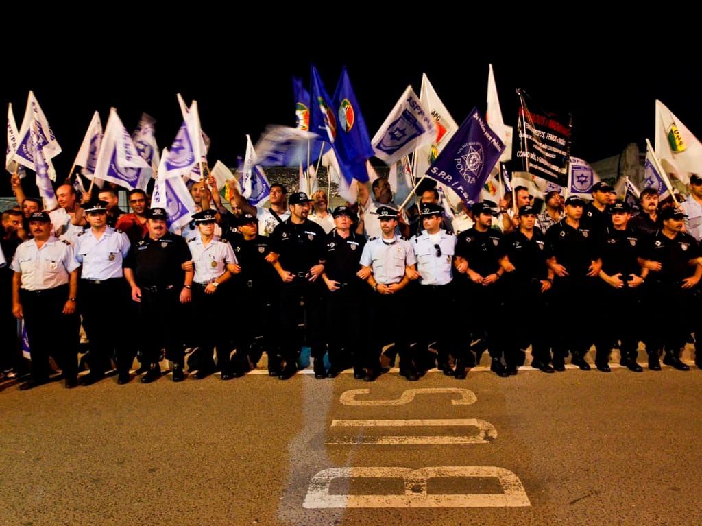 Polícias em protesto [LUSA]