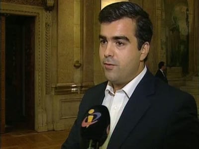 PSD acusa Governo de estar refém da “troika de esquerda” - TVI