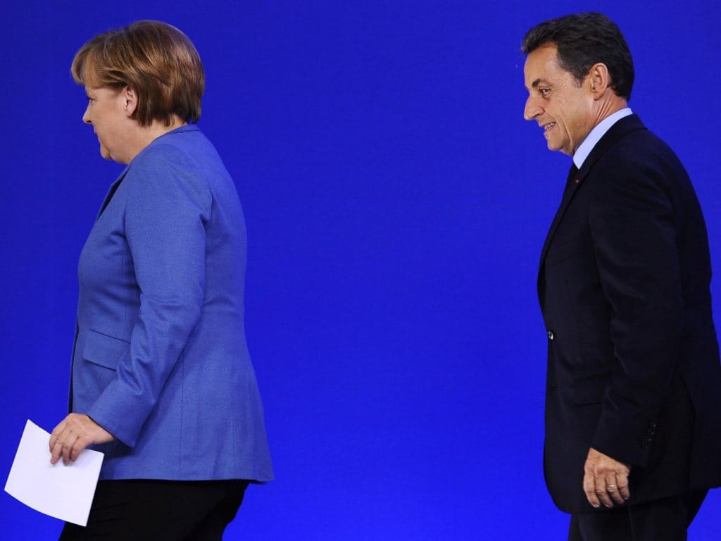 Merkel e Sarjozy na cimeira europeia
