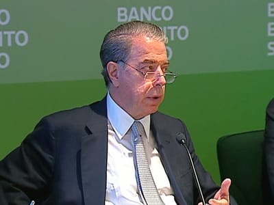 Dona do BES aumenta capital em 400 milhões de euros - TVI