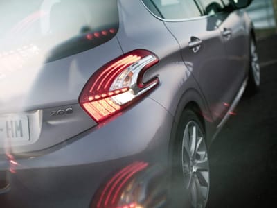 Peugeot perde benefícios fiscais por não cumprir contrato - TVI