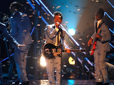 Bruno Mars atua no espetáculo do Super Bowl em fevereiro - TVI