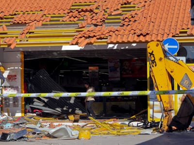 Duas caixas multibanco assaltadas em Lisboa - TVI