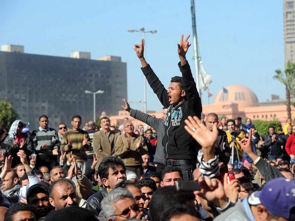 Egipto: centenas na Praça Tahrir [EPA]