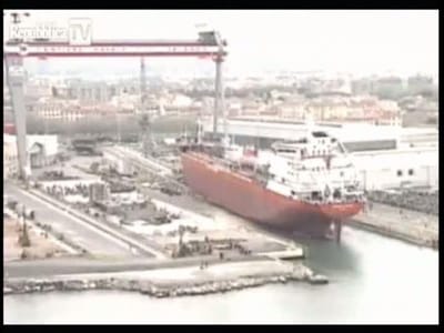 Sequestrado navio com soda caústica e 18 tripulantes - TVI