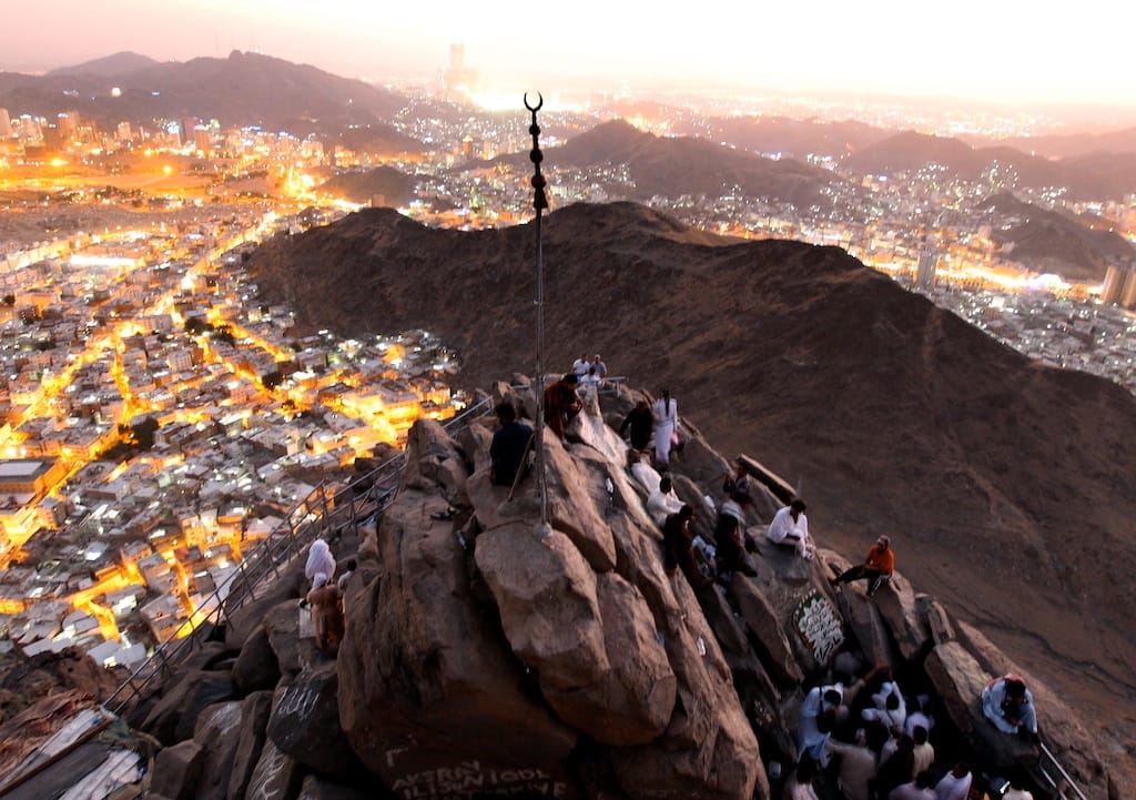 Best Of Novembro 2011: Vista aérea sobre Mecca e as montanhas Hejaz na Arábia Sáudita (EPA/AMEL PAIN)