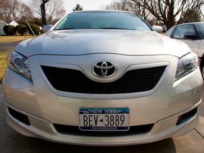 Toyota recolhe 20 mil veículos por fuga de combustível - TVI