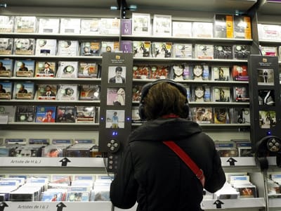 Estudo revela: portugueses copiam 64 músicas por mês - TVI