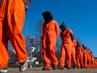 Cinco prisioneiros de Guantánamo transferidos para o Cazaquistão - TVI