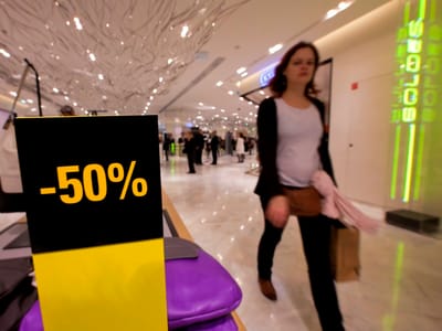 Época de saldos acaba: vendas caem 30% - TVI