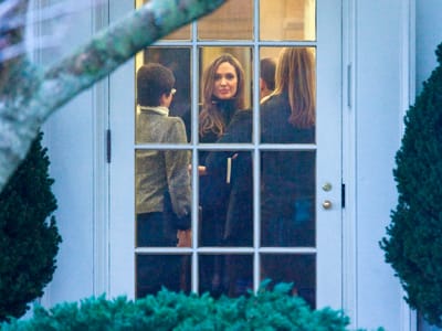 Angelina Jolie e Brad Pitt visitam Barack Obama - TVI