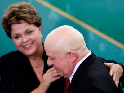 Cancro: Lula da Silva reaparece em acto oficial - TVI
