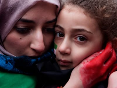 Crianças são usadas como escudos humanos na Síria - TVI