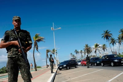 Turista português baleado em assalto em Salvador da Baía - TVI