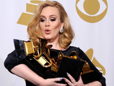 Adele anuncia gravidez - TVI