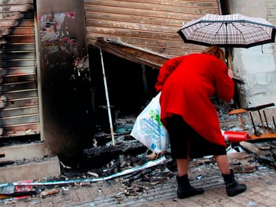 Atenas: 48 incêndios, 150 lojas pilhadas - TVI