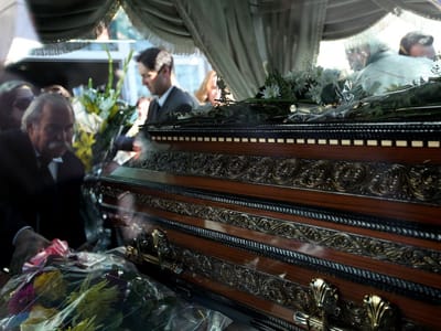 Milhares nos funerais das vítimas de massacre de Beja - TVI