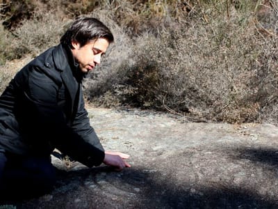 Descobertas gravuras rupestres em Vale de Cambra - TVI