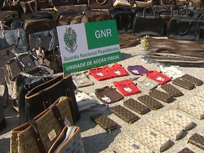 GNR apreendeu 12.400 peças de vestuário contrafeitas - TVI
