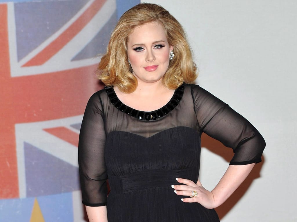 Adele na gala dos Brit Awards 2012 (EPA/DANIEL DEME)
