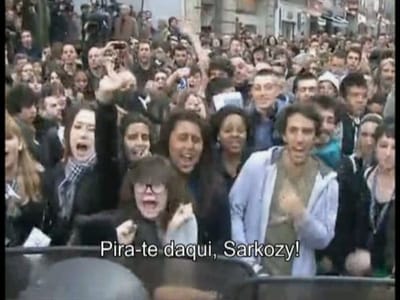 França: Sarkozy vaiado e ameaçado - TVI