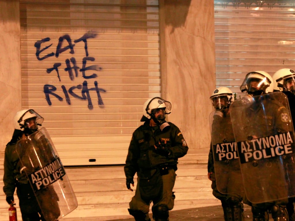 Confrontos em Atenas após suicídio de reformado [Reuters]