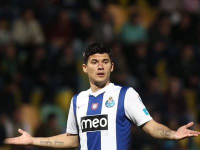 OFICIAL: ex-FC Porto é reforço do Denizlispor - TVI