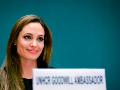 Angelina Jolie: mastectomia igual é feita há dez anos em Portugal - TVI