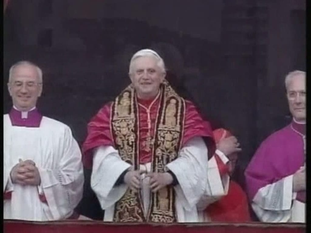 Bento XVI celebra sete anos como Papa