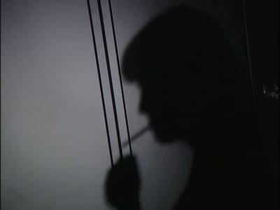 Pelo menos duas pessoas por dia suicidam-se em Portugal - TVI