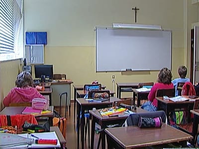 Governo quer juntar 9 mil alunos em Mafra - TVI