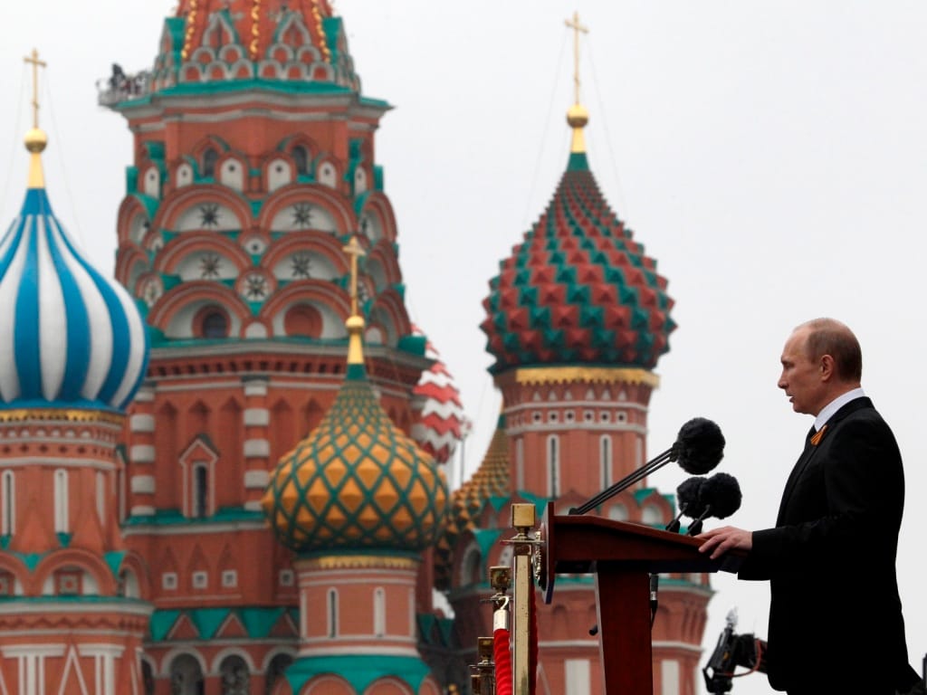Putin discursa nas comemorações da vitória na segunda Guerra Mundial, na Praça vermelha, em Moscovo (Reuters)