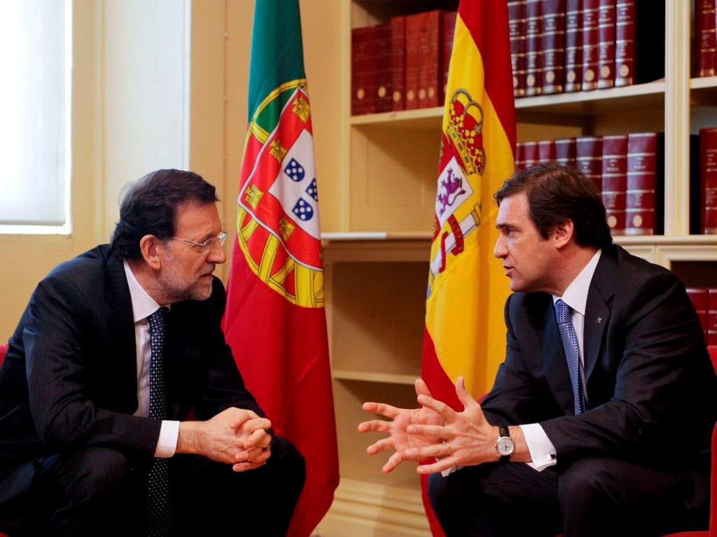 Passos Coelho e Mariano Rajoy (LUSA)
