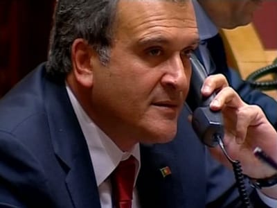 Relvas: «Recebia emails e sms de Silva Carvalho» - TVI